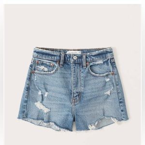 (SOLD) Abercrombie & Fitch High Rise Mom Shorts
